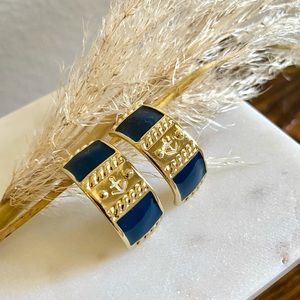 𝐇𝐨𝐨𝐩 𝐄𝐚𝐫𝐫𝐢𝐧𝐠𝐬, 𝐍𝐚𝐮𝐭𝐢𝐜𝐚𝐥 𝐕𝐢𝐧𝐭𝐚𝐠𝐞 🛥